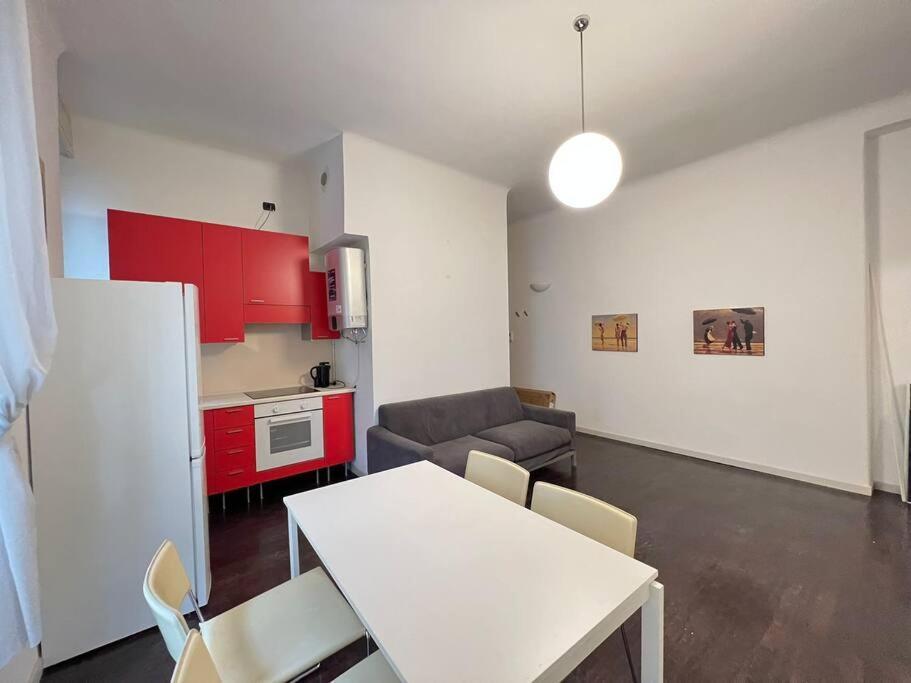 Modern Pretty Apartment Near Isola Zone ミラノ エクステリア 写真